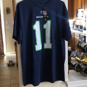 Seattle Seahawks shirt.